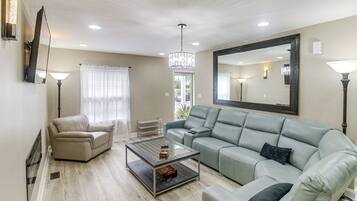 TV, fireplace