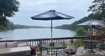 Tranquil resort with free dock space, 4 bedrooms in Wirt