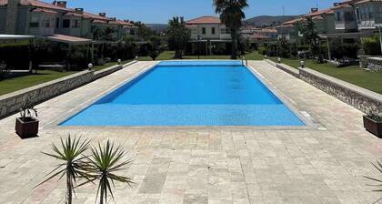 Alacati Carsiya 1km 3+1 duplex
