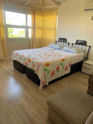 3 bedrooms, bed sheets