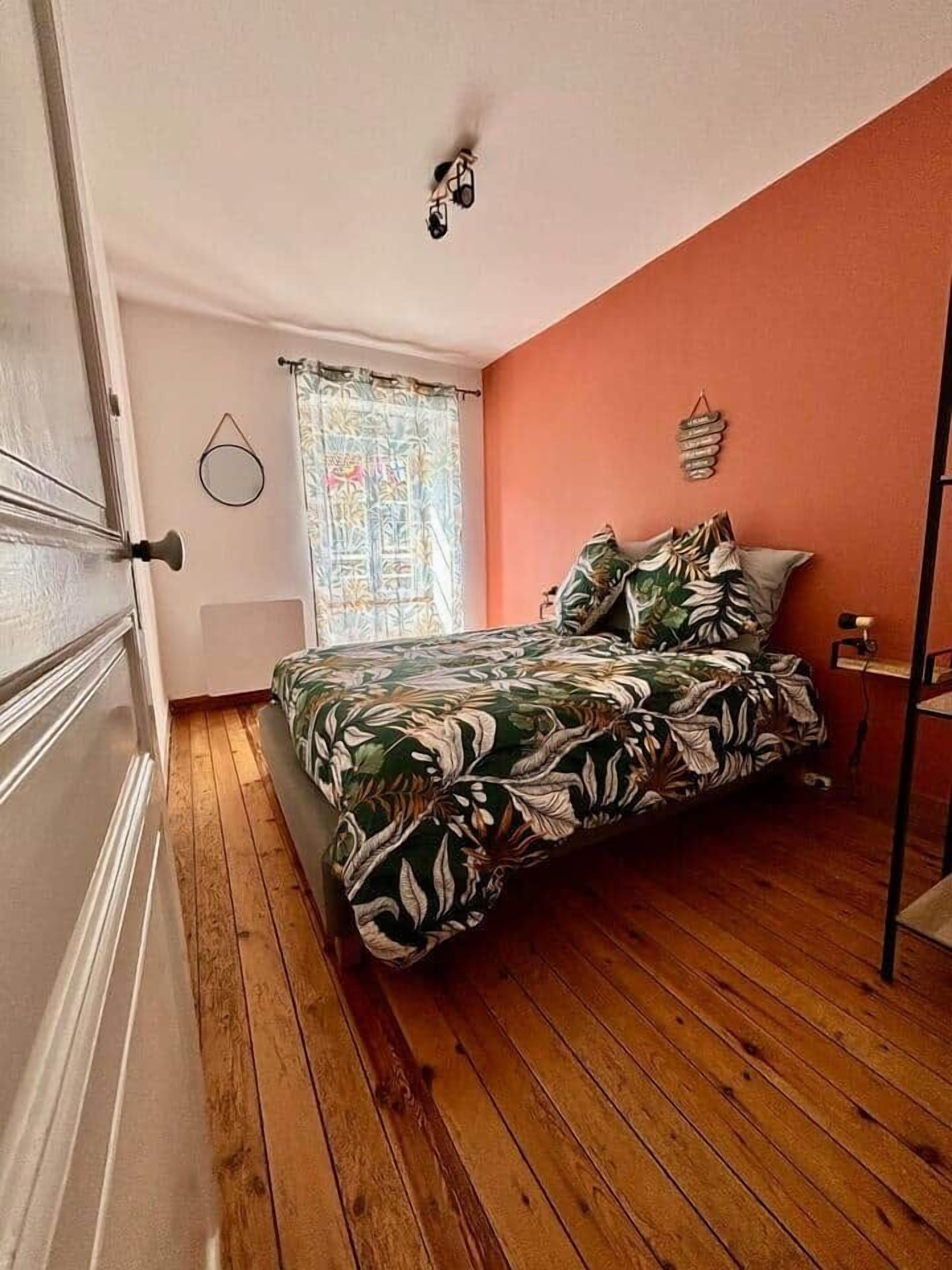 La seconde chambre avec un lit de 140X190.