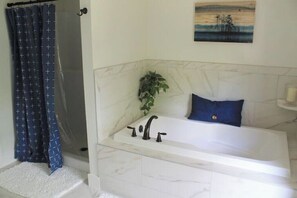 Shower - Evergreen Lodge (Muncy)