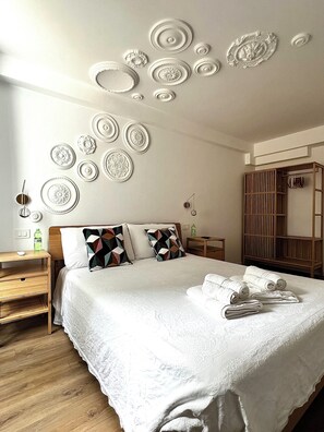 2 Schlafzimmer, Zimmersafe, Schreibtisch, Bügeleisen/Bügelbrett