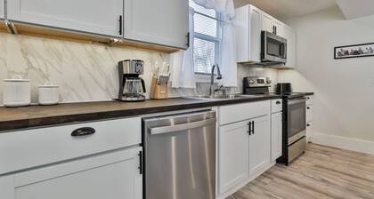 Walk to Tuscan Village | Modern 3bd Farmhouse