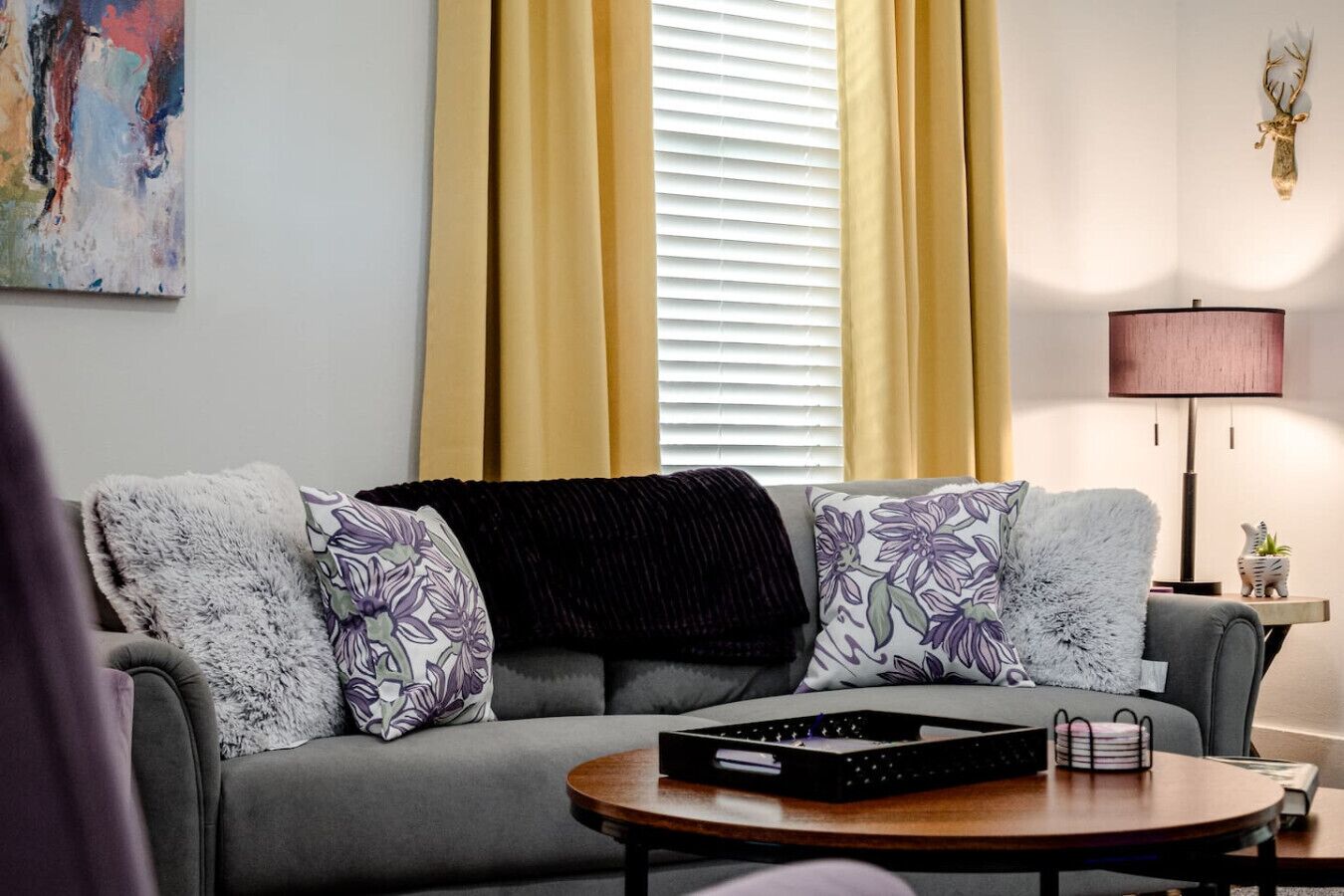 Fernseher, Kamin, Stereoanlage