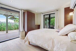 5 chambres, fer et planche à repasser, Wi-Fi, draps fournis