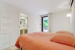 5 chambres, fer et planche à repasser, Wi-Fi, draps fournis