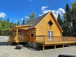 Exterior - Lazy Bear (Pittsburg)