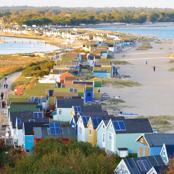 5 عدّة غرف نوم وأسرّة أطفال/رضّع (مجانًا)