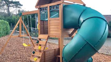 House, Accessible | 5 bedrooms, free cots/infant beds