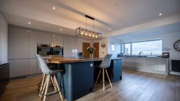 Rumah | 4 kamar tidur