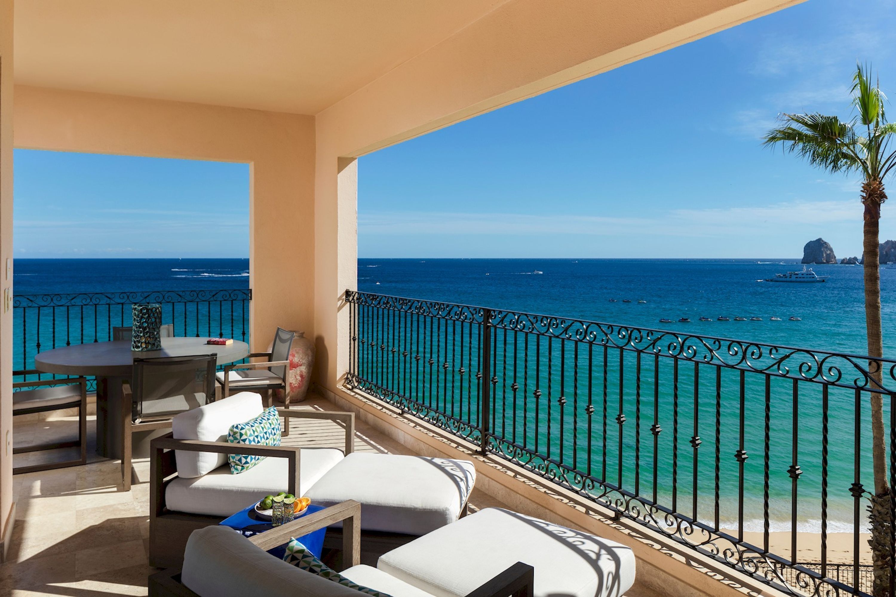 Vila, akses difabel | 55 kamar tidur