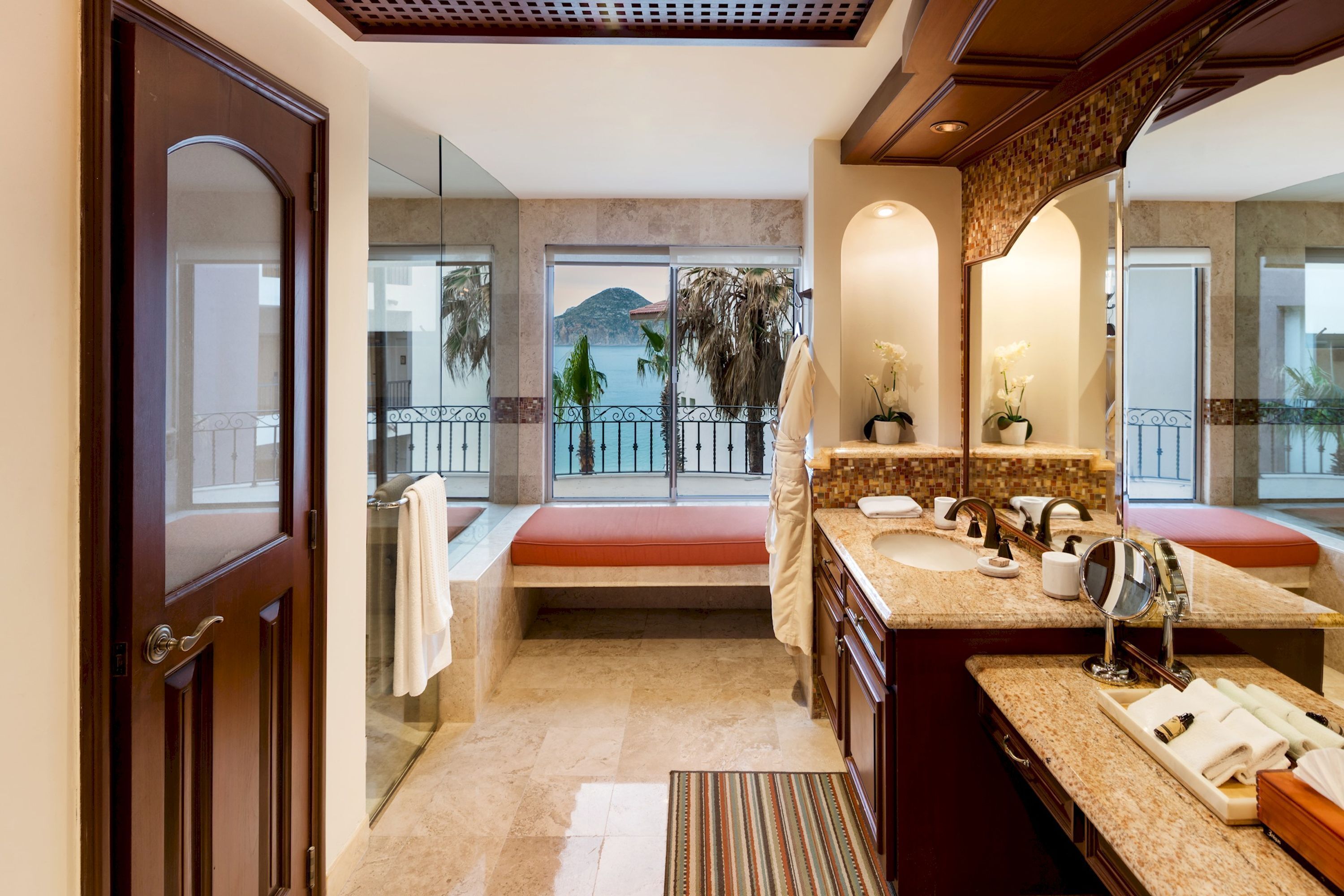 Vila, akses difabel | 55 kamar tidur