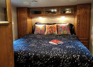 1 bedroom, bed sheets - Secluded RV on Private No Wake Lake With Your Own Access (CEDAR SPRINGS)