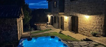 Living according to Nature, with comforts, 2 steps from the center & the highway