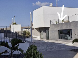 Property grounds - Luxury Alegranza with pool (Arico)