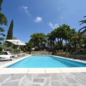Villa, Smoking