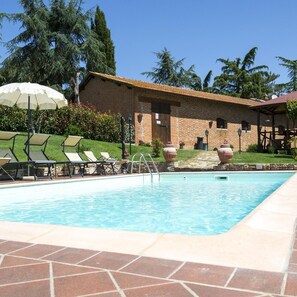 Villa, Smoking | 3 bedrooms, free cribs/infant beds