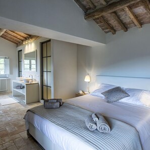 Villa, røyk | 4 soverom og barnesenger (inkludert)