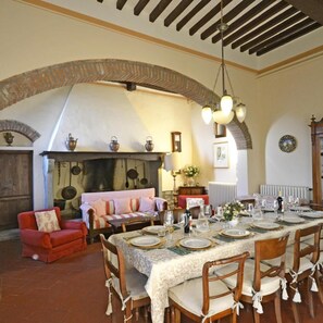 Villa, røyk | 6 soverom og barnesenger (inkludert)