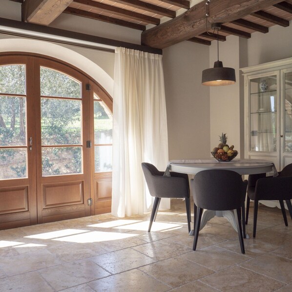 Villa, fumatori | 6 camere, culle/letti per bambini (gratuiti)