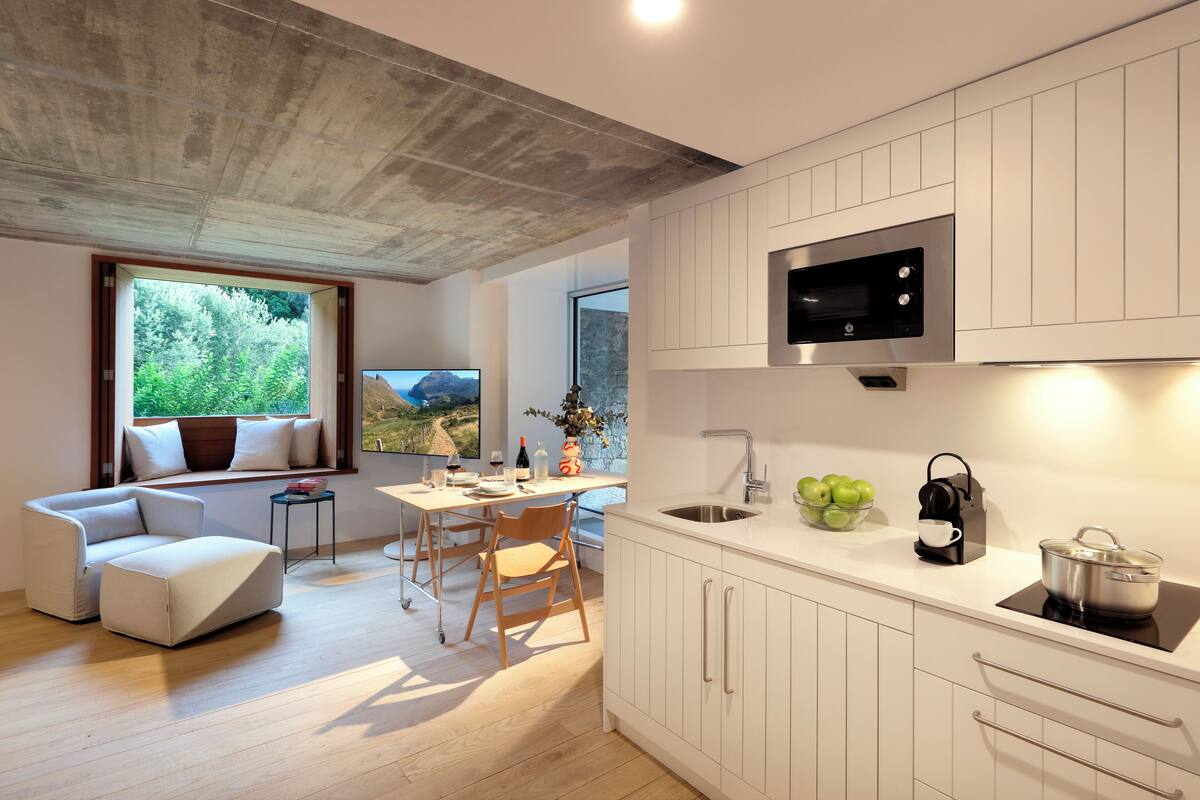 Appartement Standard | Cuisine privée | Machine à expresso, mini réfrigérateur, micro-ondes, plaque de cuisson