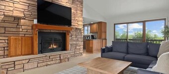 Montana Mansion: Theater, Gym, Arcade, Billiards