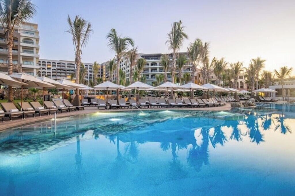 Piscine couverte, piscine extérieure