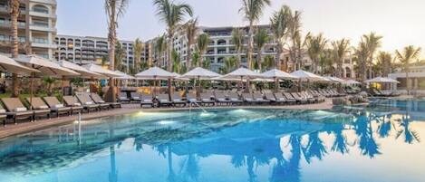 Piscine couverte, piscine extérieure