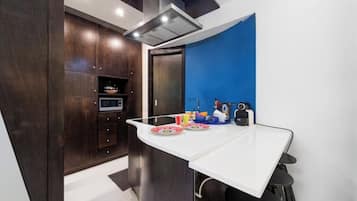 Fridge, microwave, stovetop, toaster