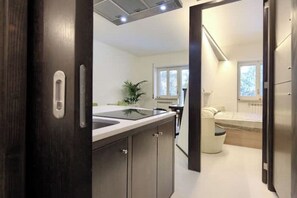 1 bedroom, iron/ironing board, travel cot, WiFi - The House Suite Sorrento in Corso Italia  (Sorrento)
