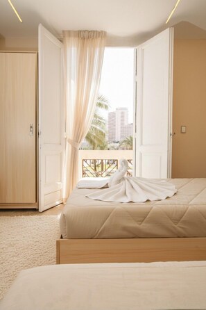 Premium bedding, Select Comfort beds, free WiFi, bed sheets - City Star Hotel (Cairo)