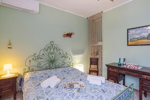 1 bedroom, iron/ironing board, WiFi (free), bed sheets