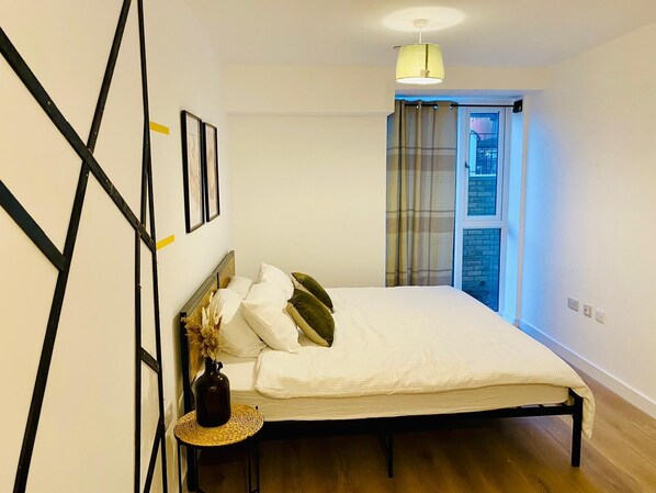 2 bedrooms, iron/ironing board, travel cot, WiFi