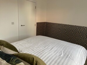 1 chambre, fer et planche à repasser, lit parapluie, Wi-Fi