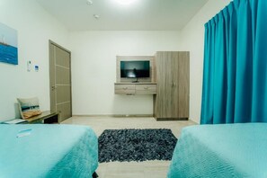 1 bedroom, iron/ironing board, travel cot, WiFi