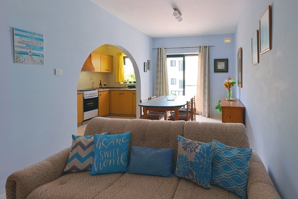 Apartment | Living area | TV