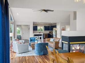 Smart TV, fireplace - Mountain Escape! Views. Privacy. Beauty. (Shawnee)