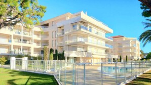Exterior - Pool and seaside apartment  (Cannes)