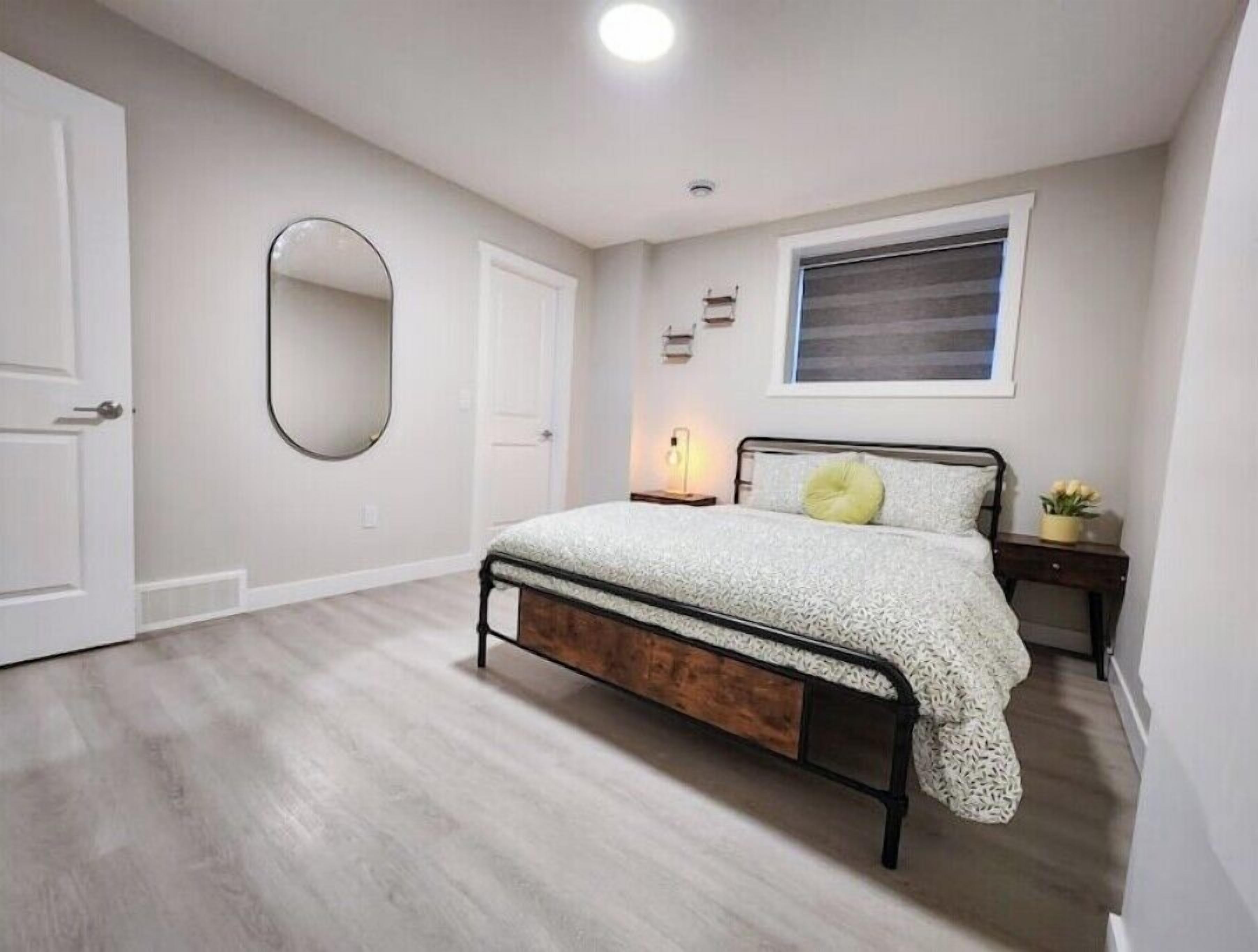 2 多间卧室、客房内保险箱、WiFi、床单