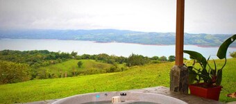 Quaint farmhouse with WiFi in Tierras Morenas, Costa Rica Lake Arenal