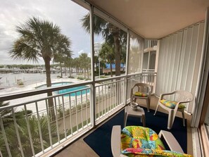 Property grounds - Cozy Beach Condo w/Workspace, Great WiFi, Paddle Boards, Canoe, Gym, Pool & Spa (Fort Pierce)
