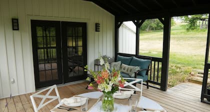 Luxurious 3-Bedroom Home Surrounded by Natural Beauty, Close to Top Attractions