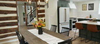 Luxurious 3-Bedroom Home Surrounded by Natural Beauty, Close to Top Attractions