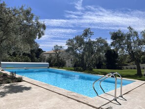 حمّام سباحة خارجي