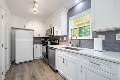 3BR Matthews Home*EV Charger*Dog Friendly
