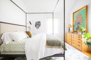 4 bedrooms, desk, iron/ironing board, travel crib