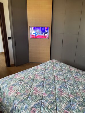 2 Schlafzimmer, Bügeleisen/Bügelbrett, Bettwäsche