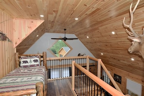 Interior - Moose Tracks (Pittsburg)