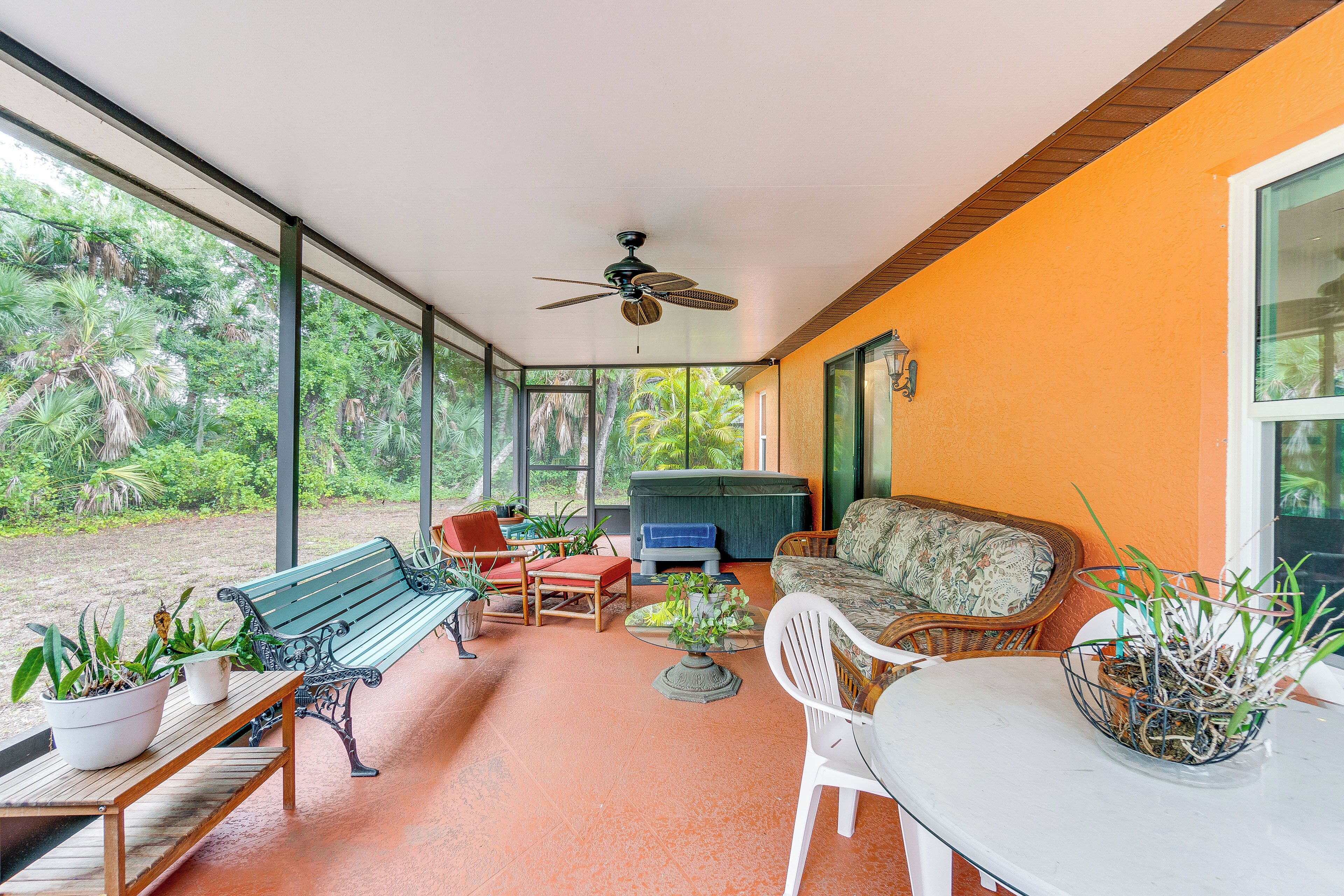 North Port Home w/ Charming Lanai ~ 7 Mi to Beach